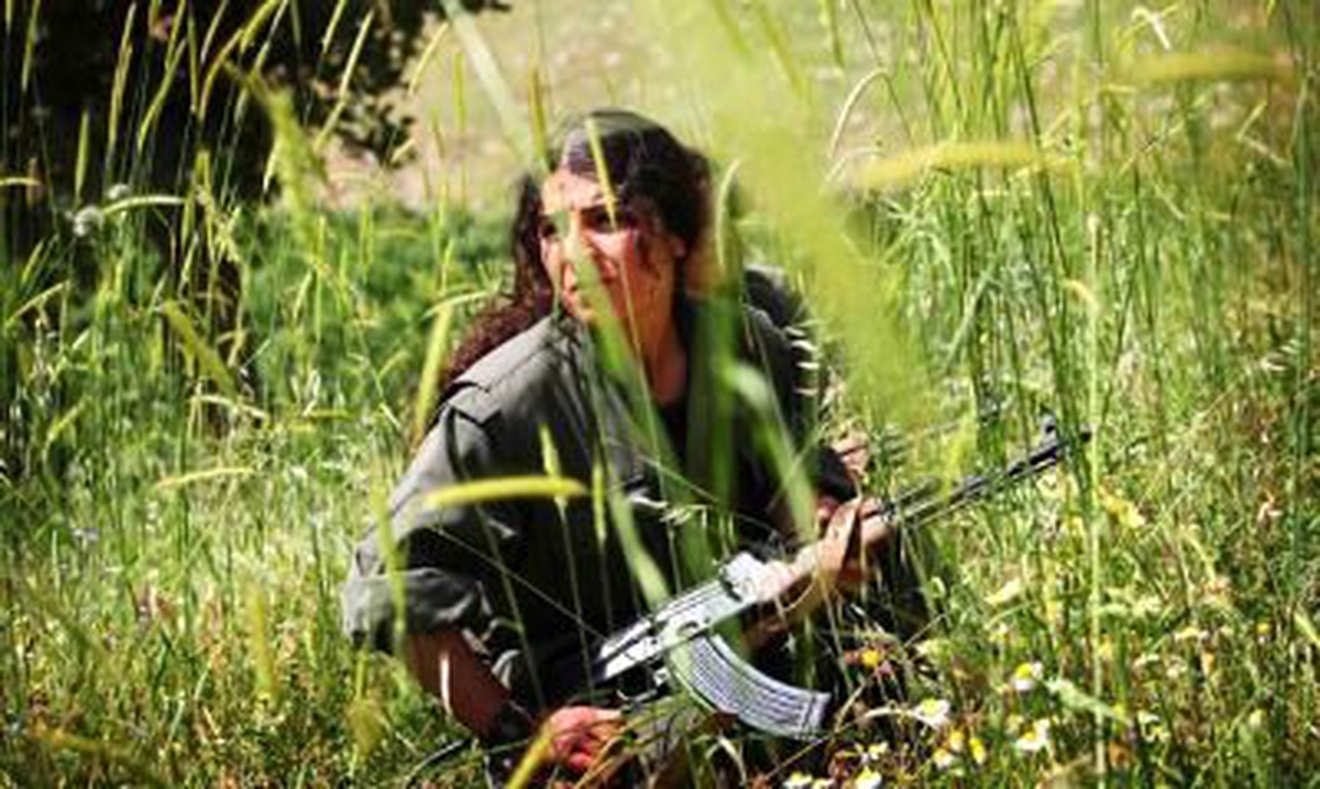 Diyarbakır\'da Yakalanan Bombacı Kadın PKK\'lının Soruşturması Sürüyor