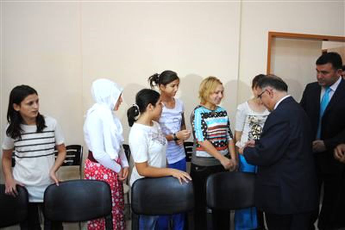 Düzce Valisi Adnan Yılmaz\'dan Çocuklara Bayram Bahşişi