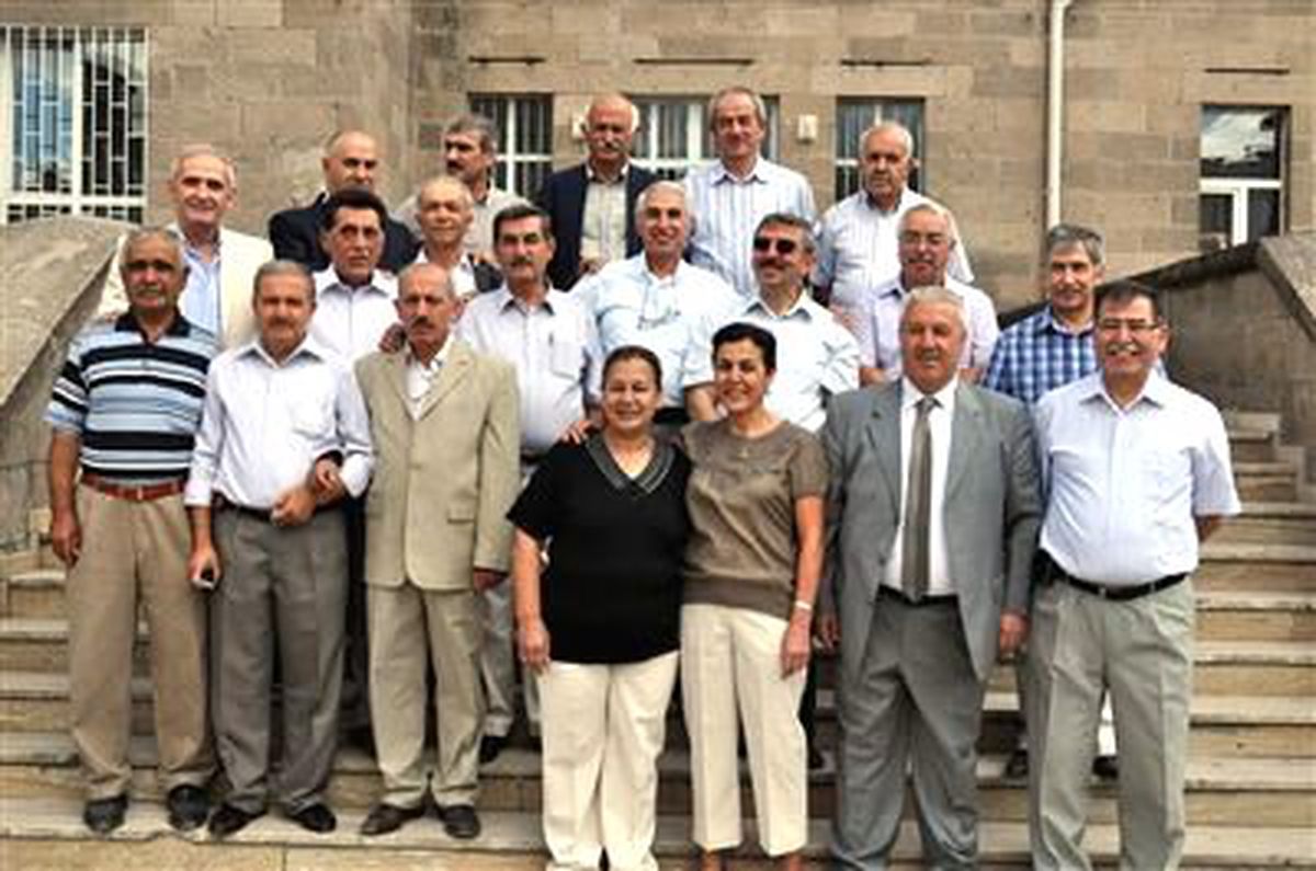 Lise Arkadaşları 40 Yıl Sonra Buluşmanın Sevincini Yaşadı