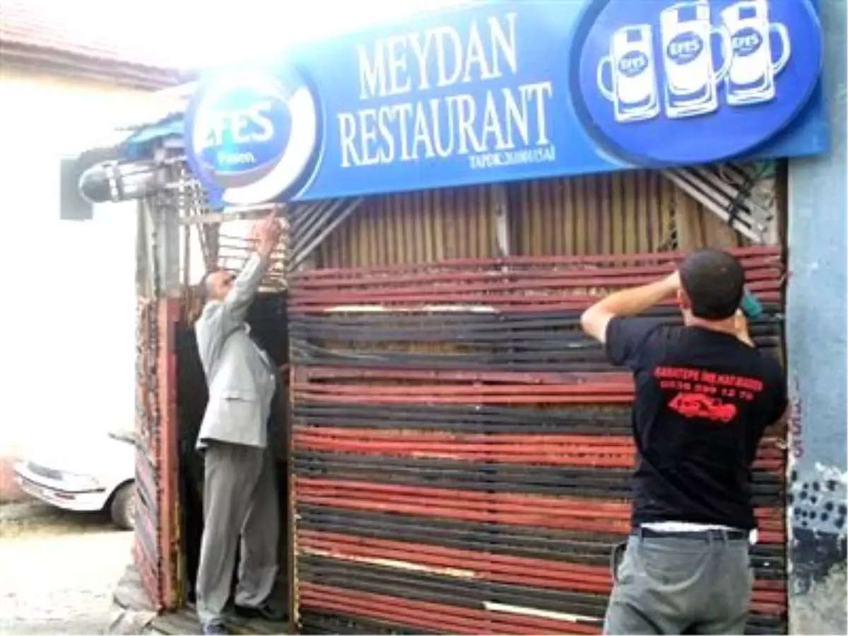 Mihalıççık'ta Restoran ve Tekel Bayiiler Bir Bir Kapanıyor