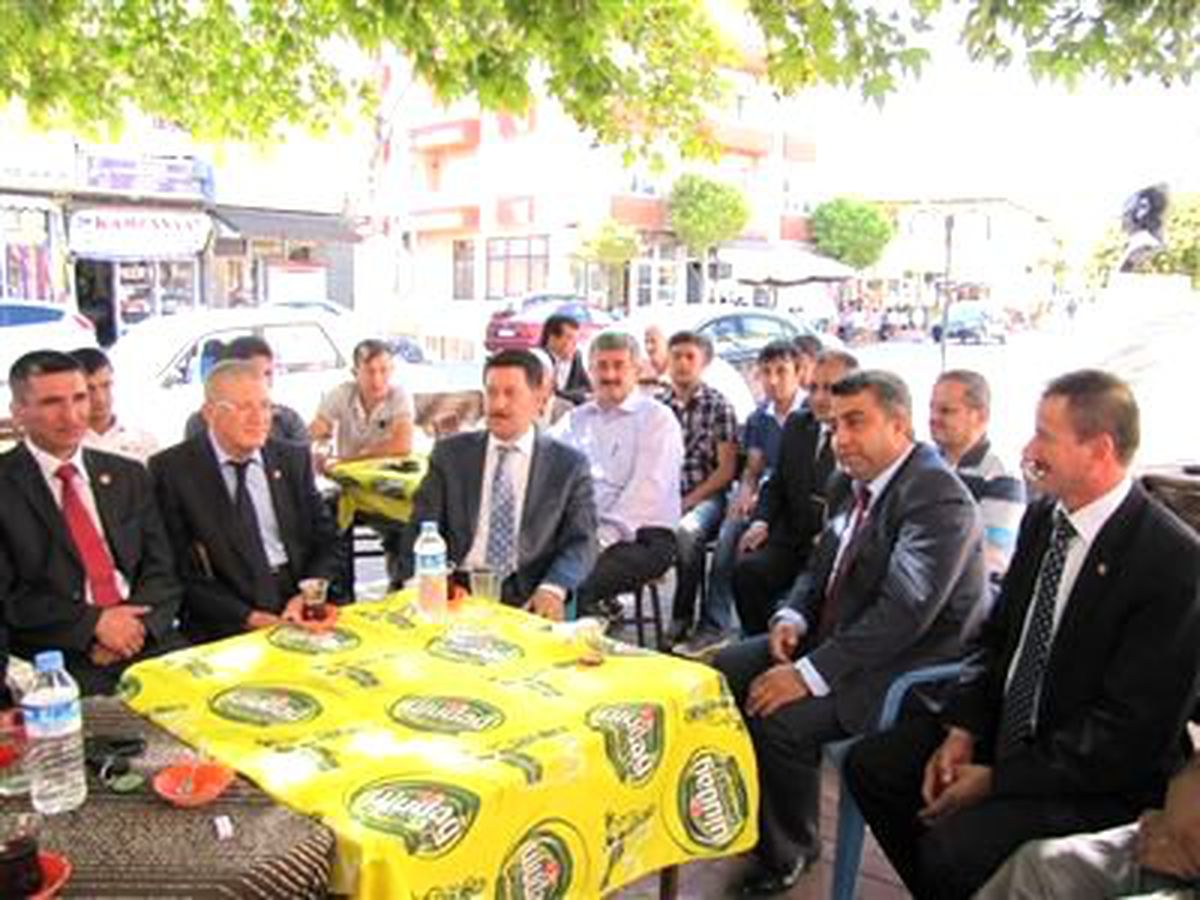 Milletvekili Kinay Hisarcık\'ta Halkla Bayramlaştı
