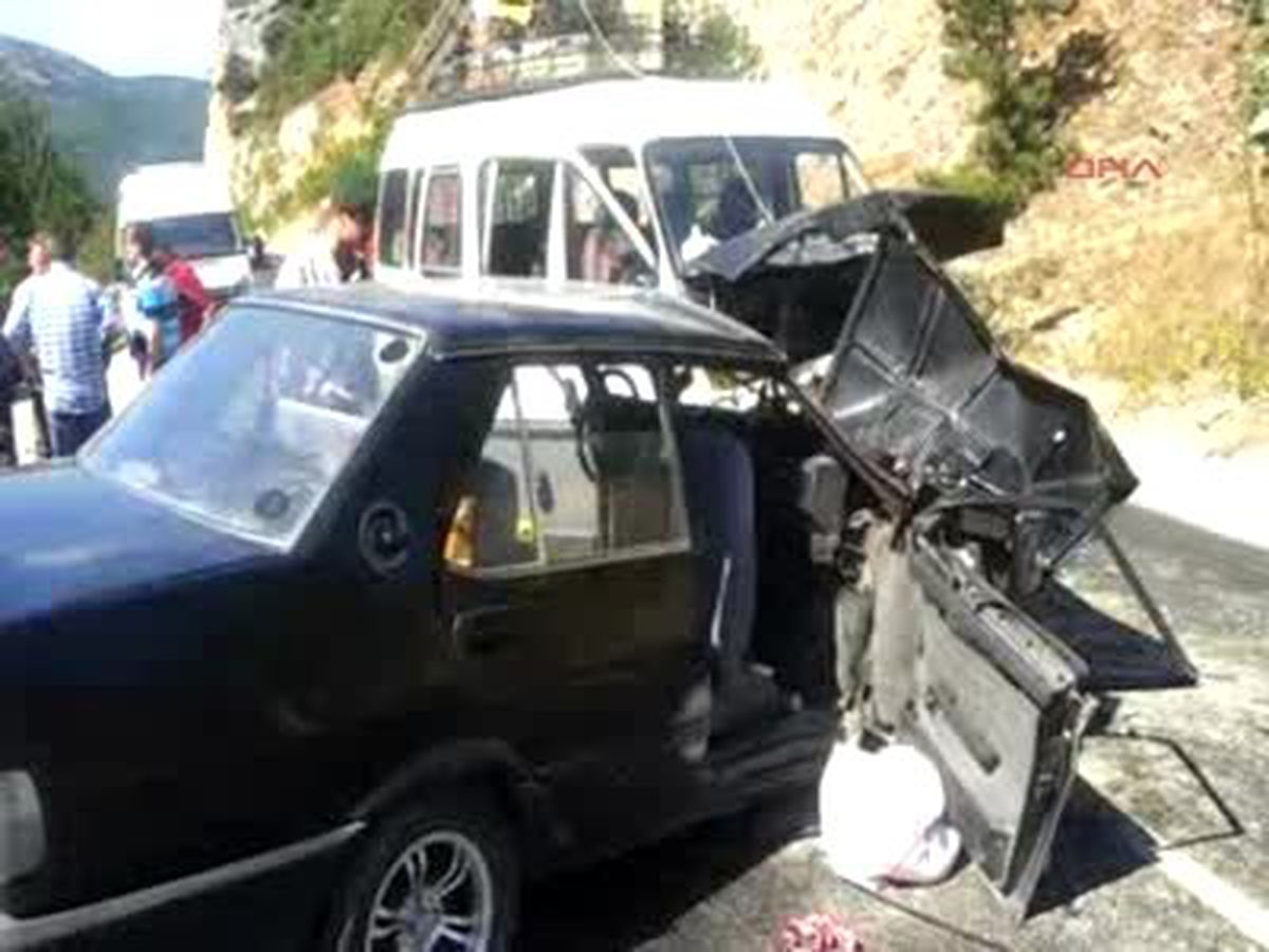 Orhaneli\'de Trafik Kazası: 7 Yaralı