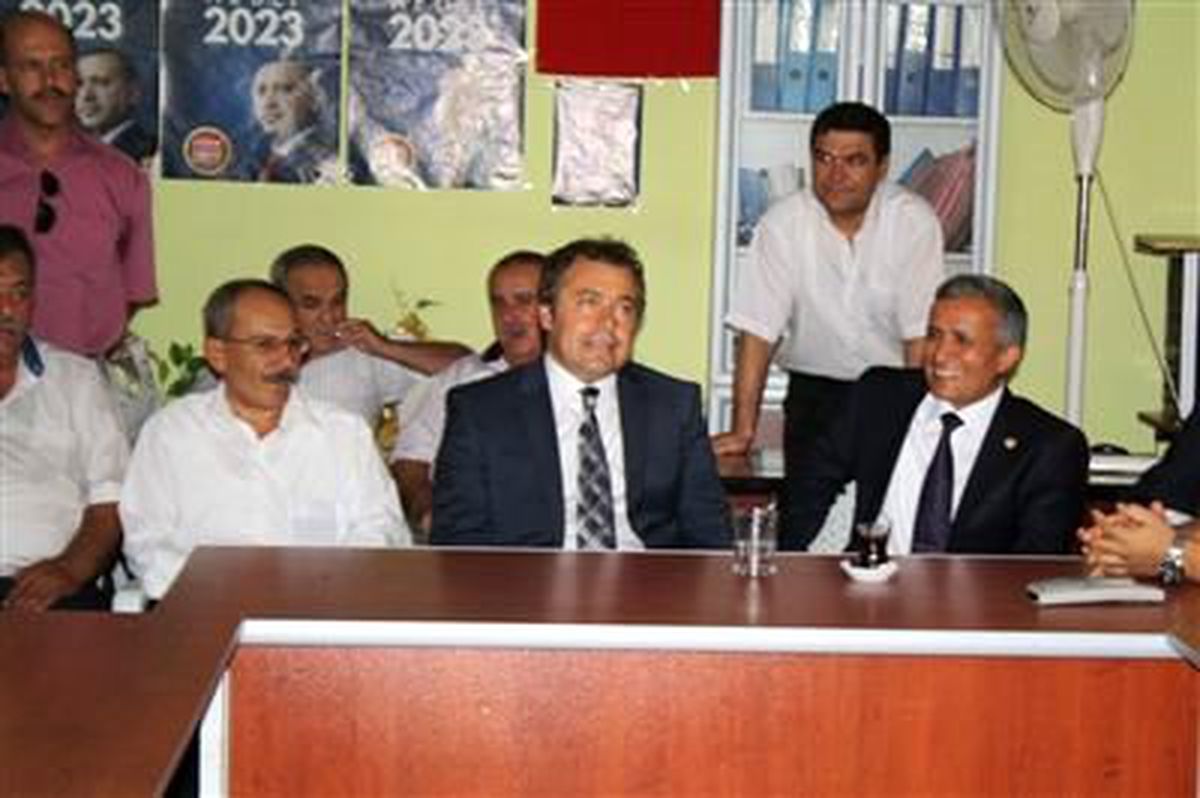 Vekillerden Bayramda Selendi Çıkartması