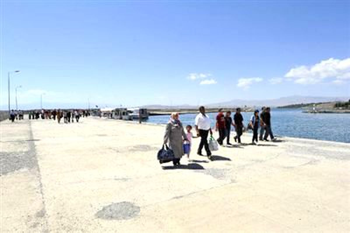 Ahlat Van Arası Deniz Otobüsü Seferleri Başladı