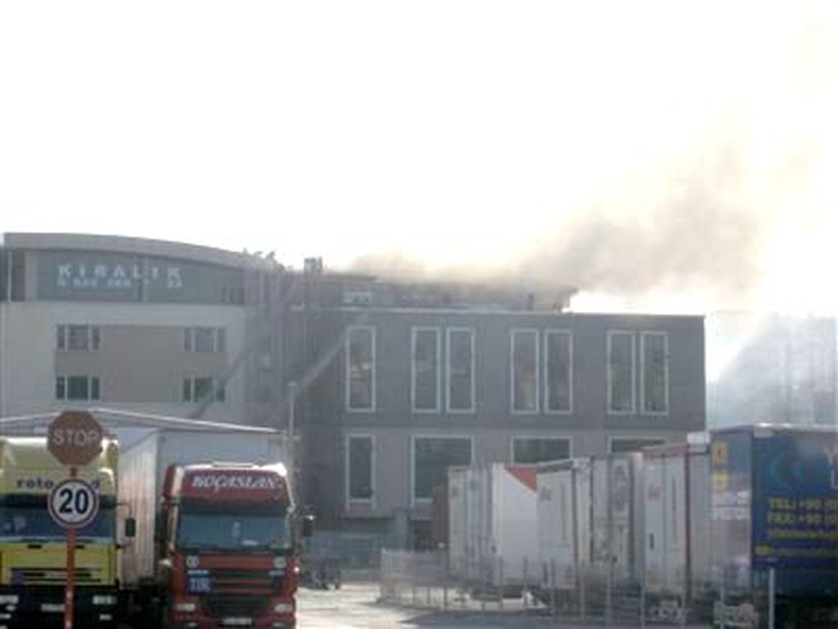 Bahçelivler\'de Fabrika Yangını