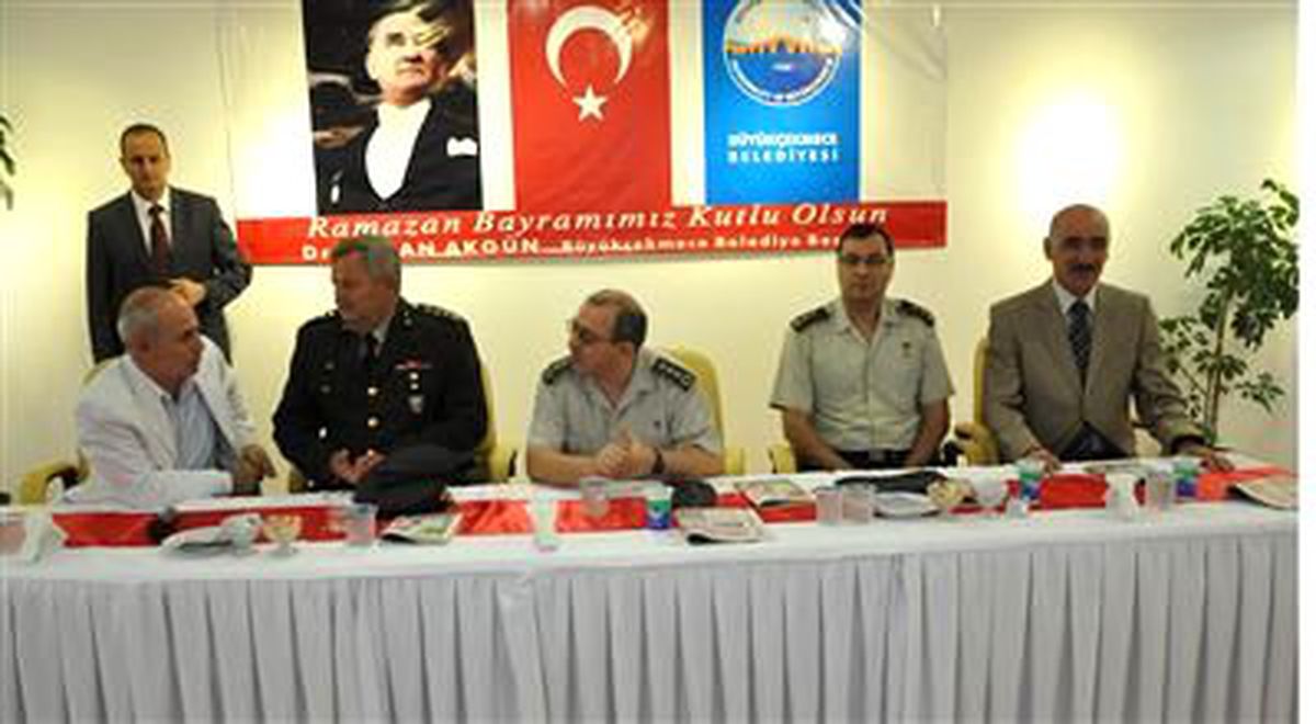 Büyükçekmece Belediye Başkanı Akgün, Bayramda da Çalıştı