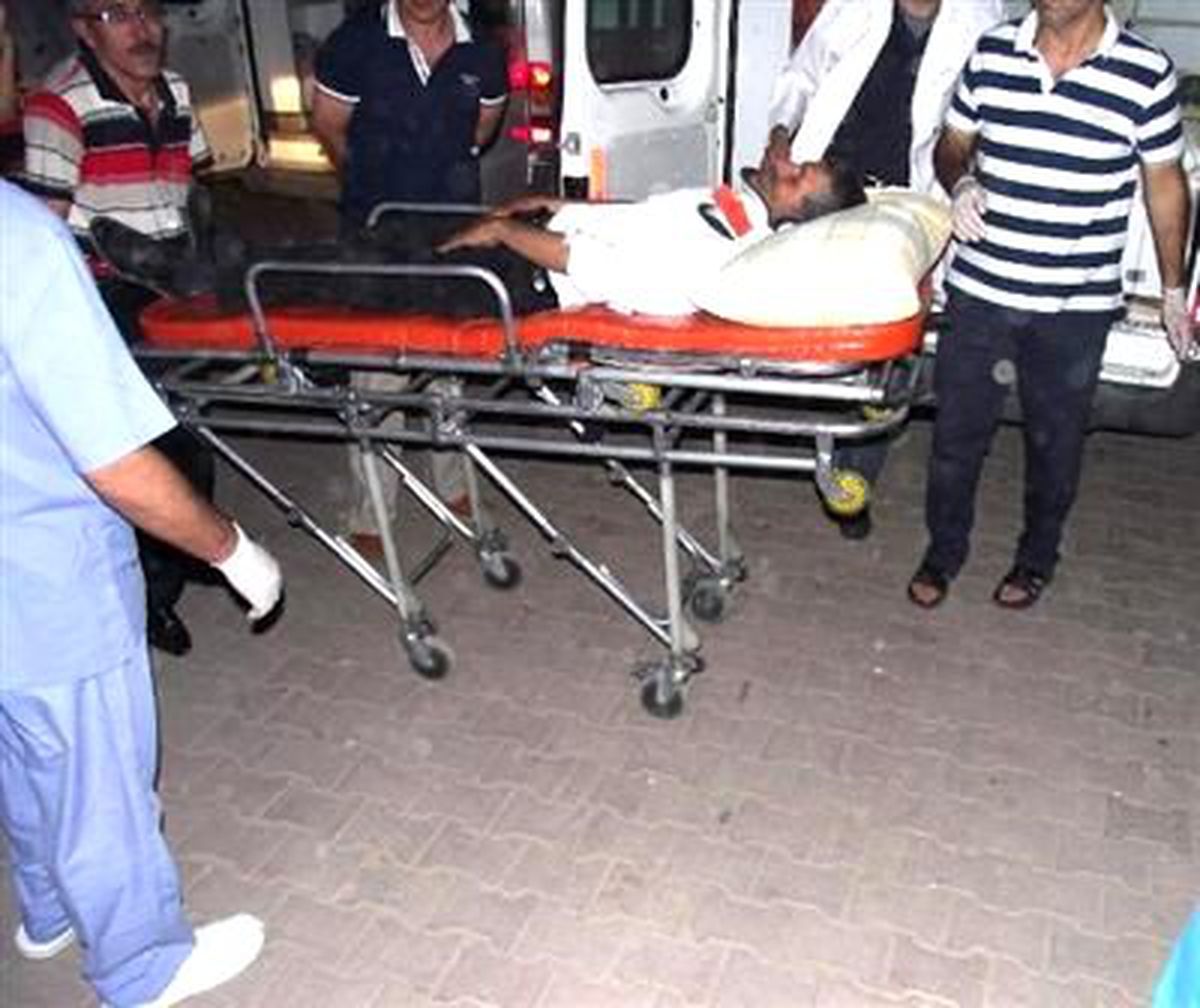 Düğüne Giderken Kaza Yaptılar; 13 Yaralı