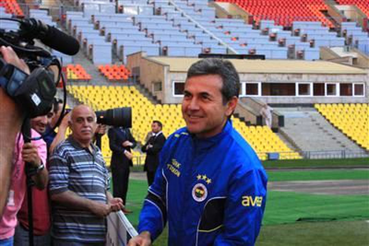 Fenerbahçe\'nin Aykut Kocaman\'a Güveni Tam
