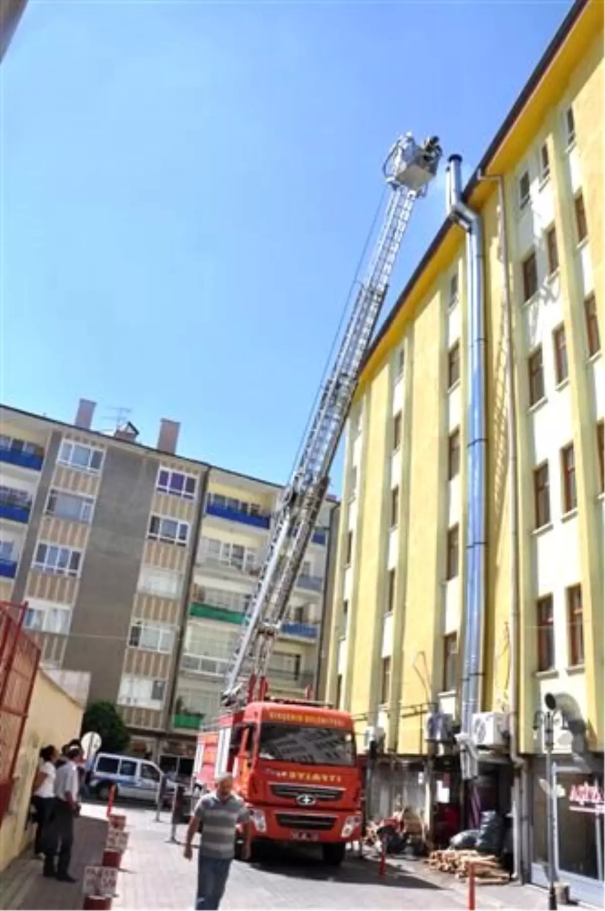 Fırın Bacasında Çıkan Yangın Korkuttu