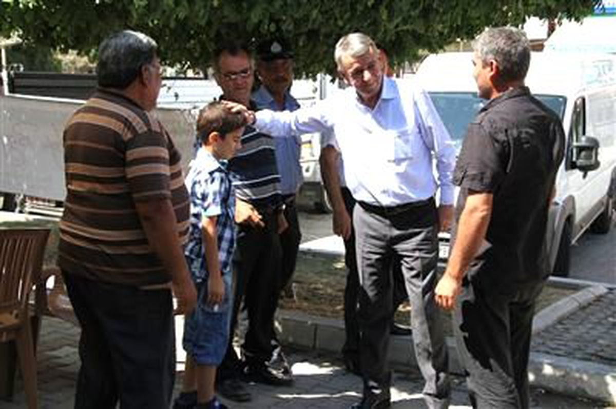 Gasziemir Belediye Başkanı Şenol Vatandaşla Bayramlaştı