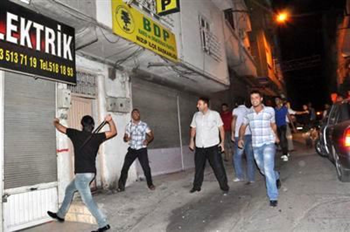 Gaziantep\'te BDP Binasına Saldırı