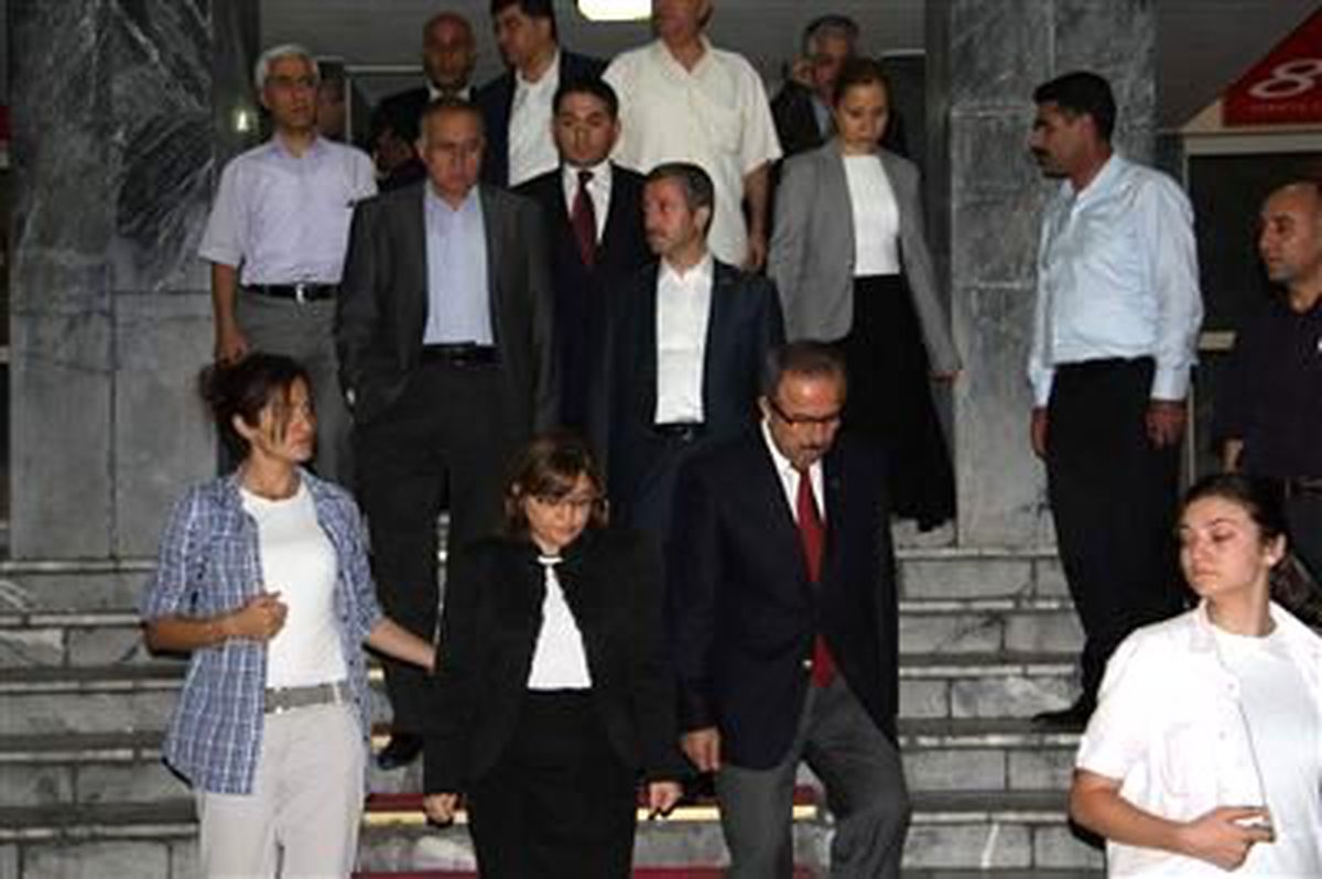 Gaziantep Valiliği Önünde Önlem