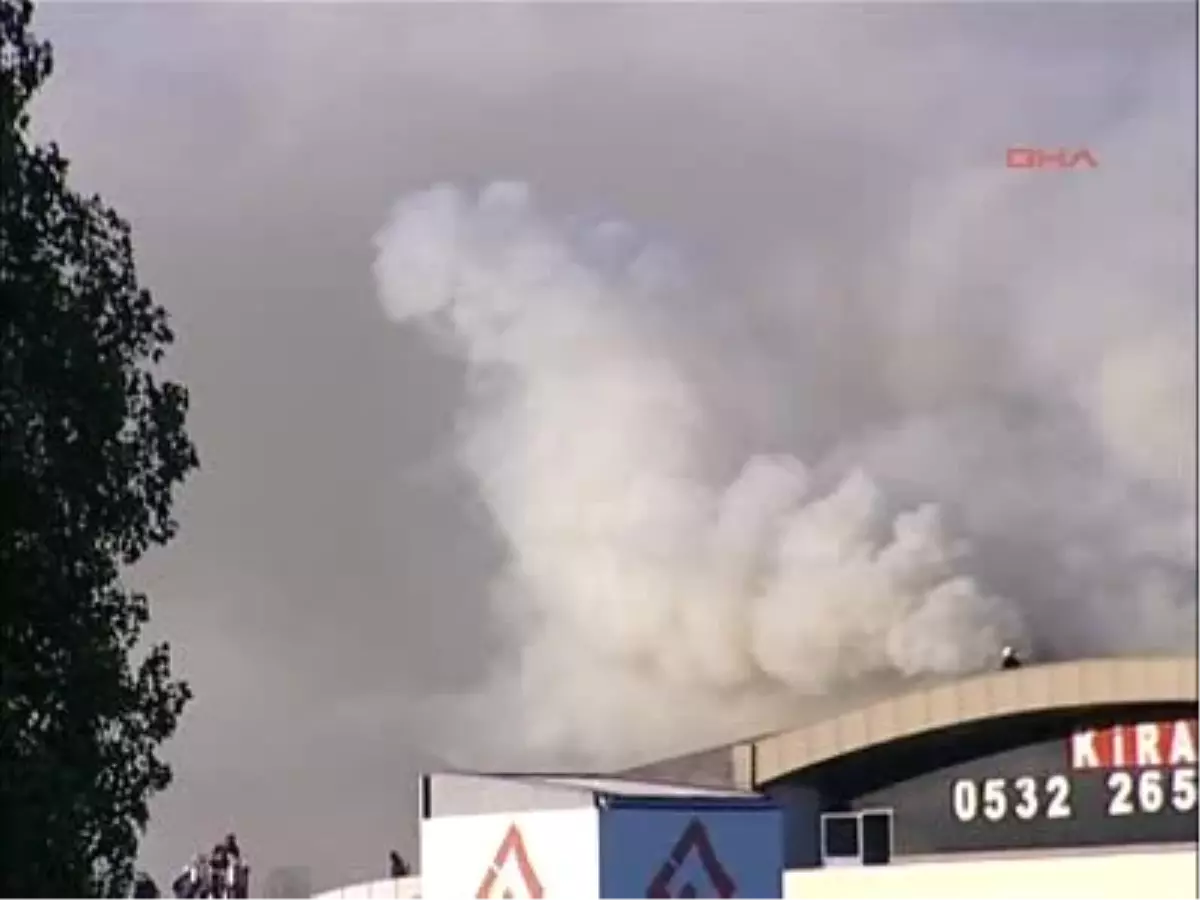 Giyim Fabrikasındaki Yangın Kontrol Altına Alındı