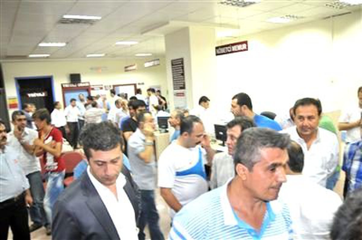 Kahramanmaraş Belediye Başkanı Poyraz\'a Silahlı Saldırı