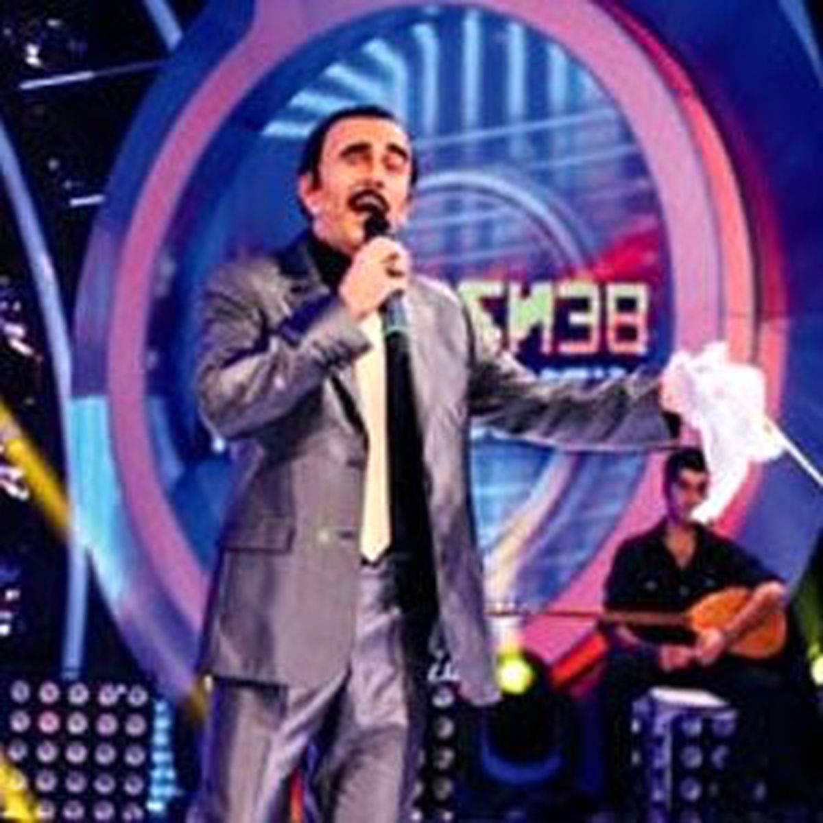 Keser\'in Taklidiyle Dokuz Akülü Sandalye