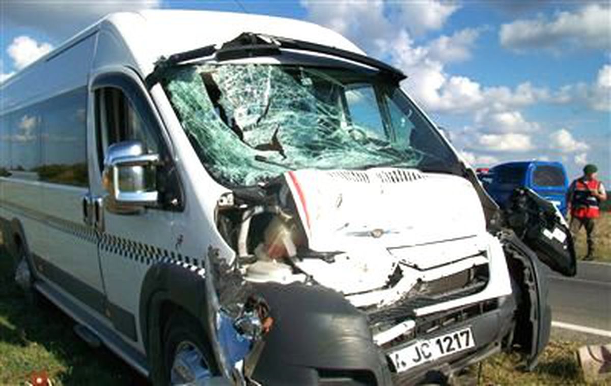 Kocaeli\'de Trafik Kazası: 2 Yaralı