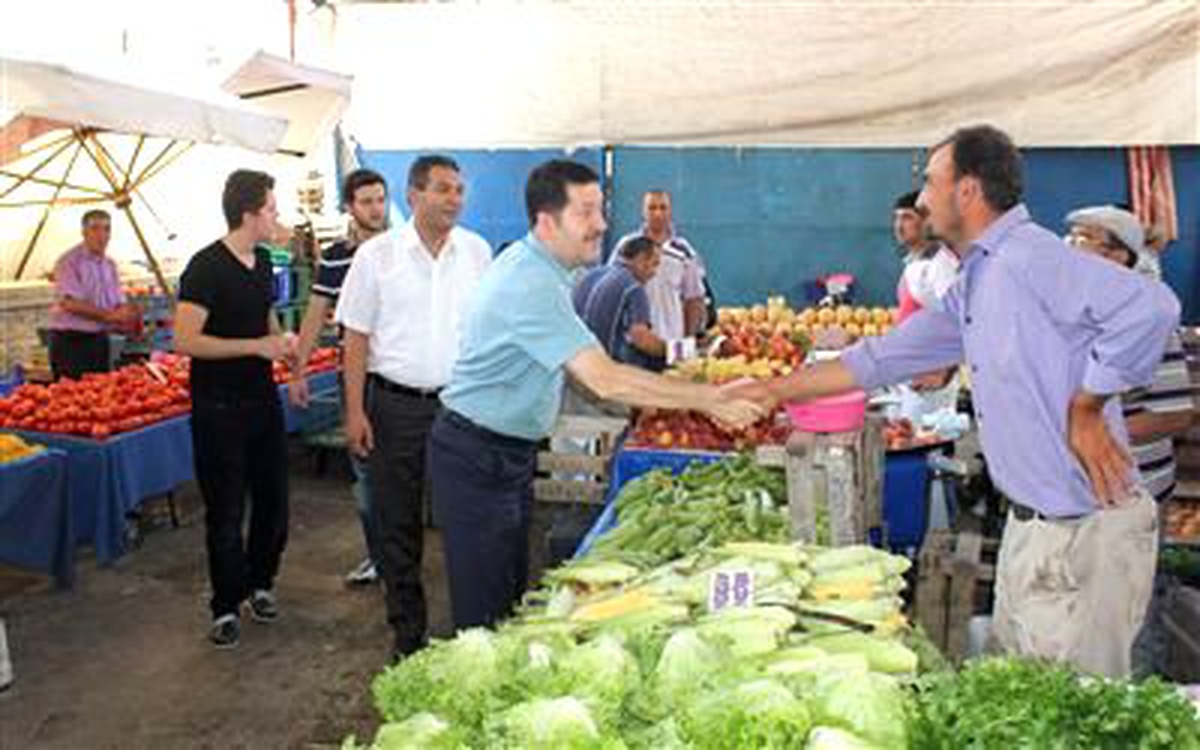 Milletvekili Kinay, Pazarcı Esnafıyla Bayramlaştı