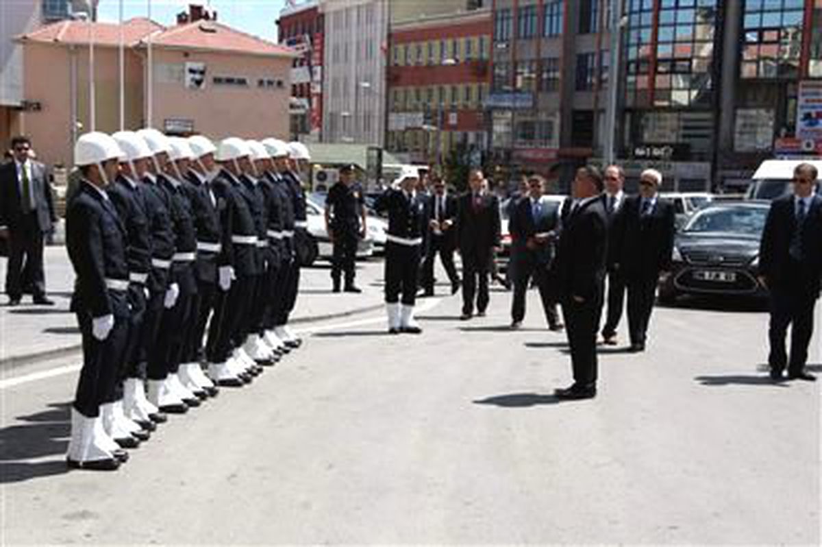 Milli Savunma Bakanı İsmet Yılmaz: "Terörün Kazanma Şansı Yok"