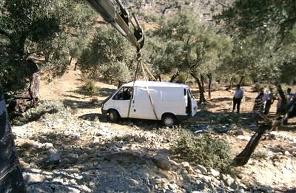 Şarampole Yuvarlanan Araçtan Yara Almadan Çıktı