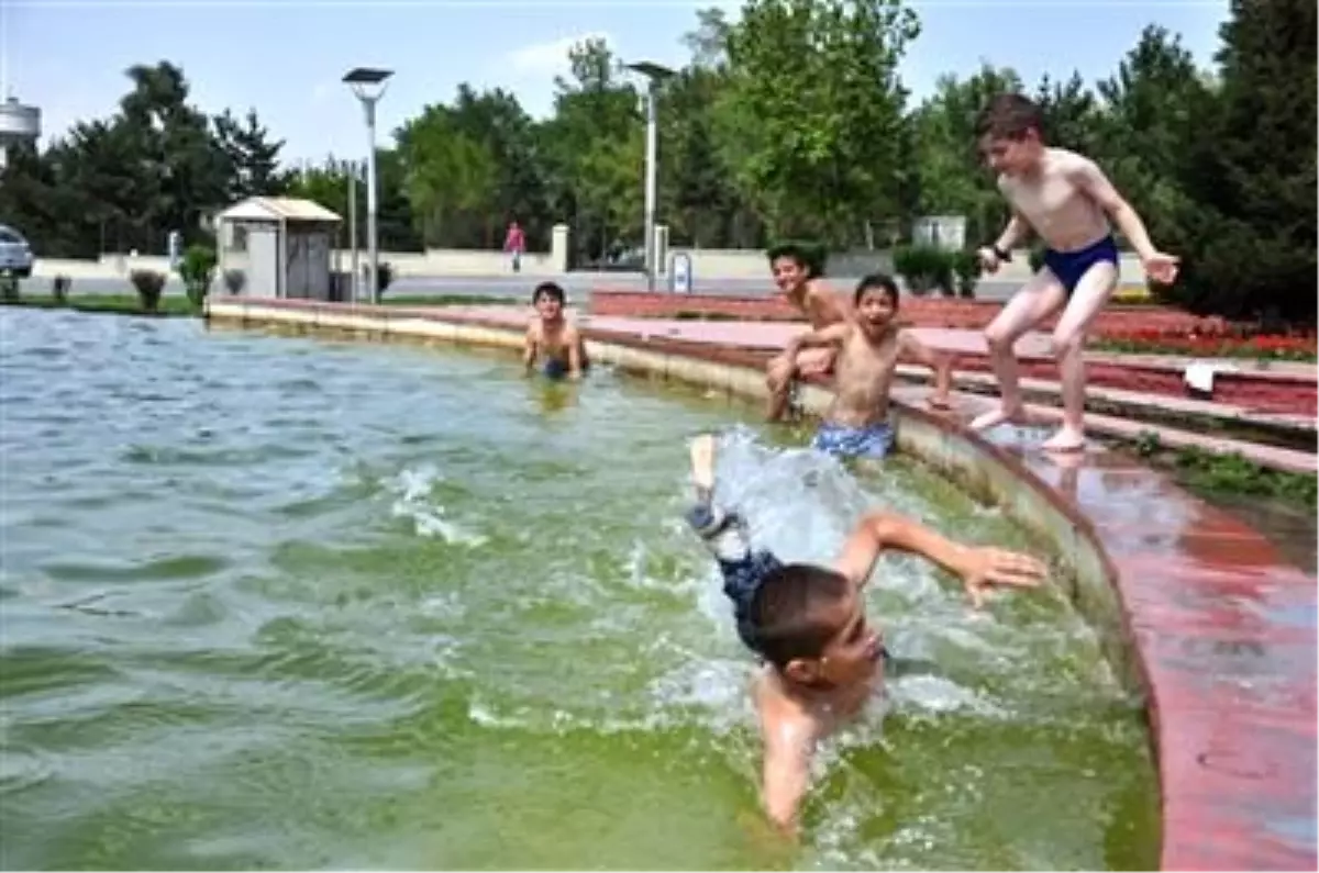 Çocuk İçin Havuza Girme Yaşı Kaç Olmalı?