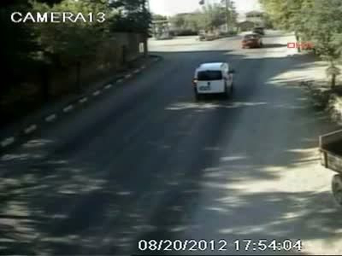 8 Kişinin Yaralandığı Kaza Anı Kamerada