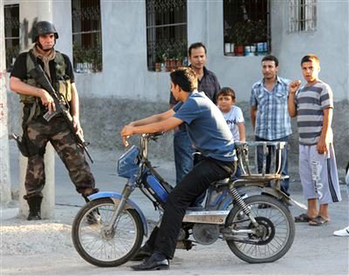 Adana\'da Bin Polisle Operasyon