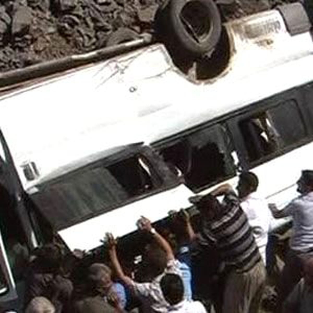Askerleri Taşıyan Minibüs Devridi,yaralılar Var (1)