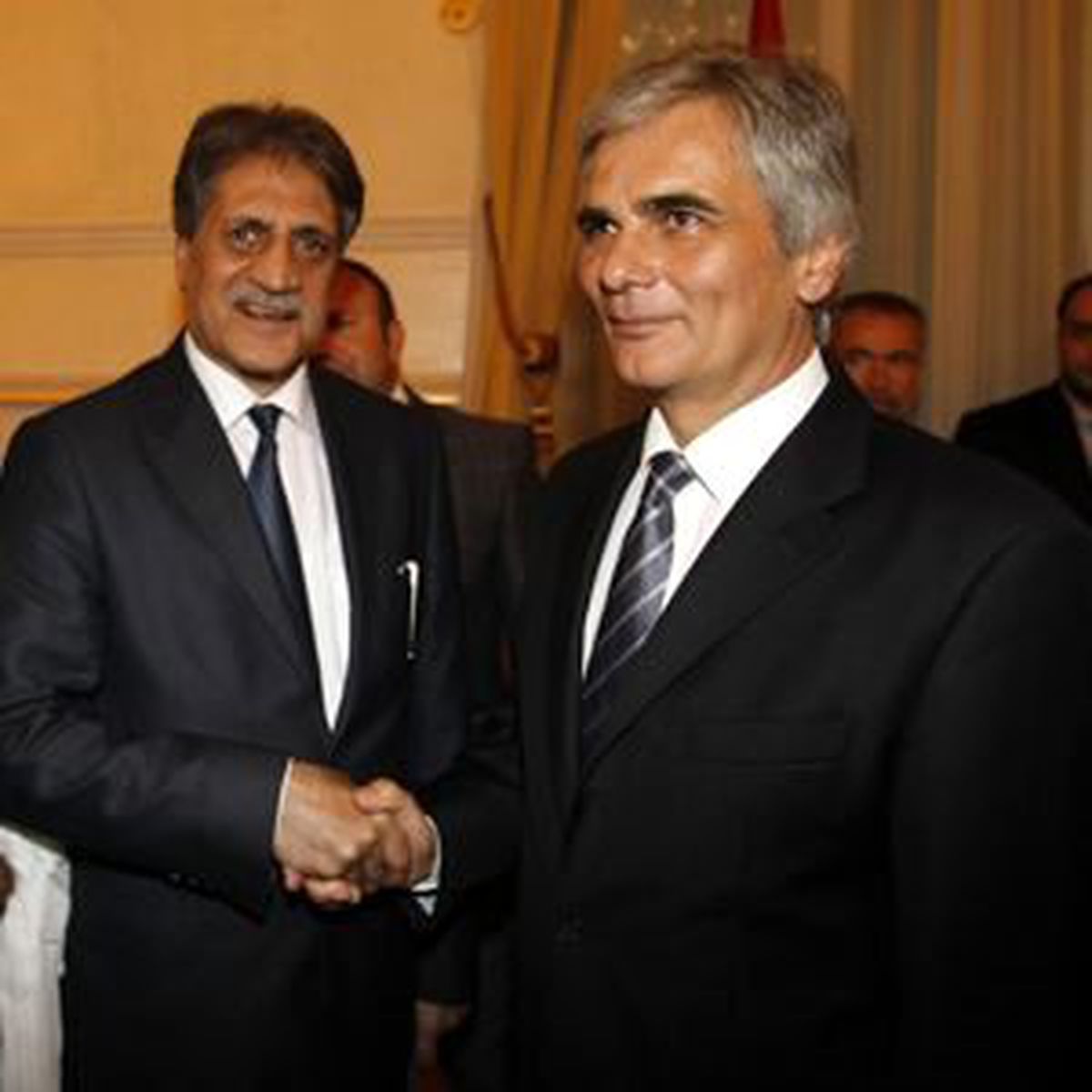 Avusturya Başbakanı Faymann\'dan Bayram Yemeği
