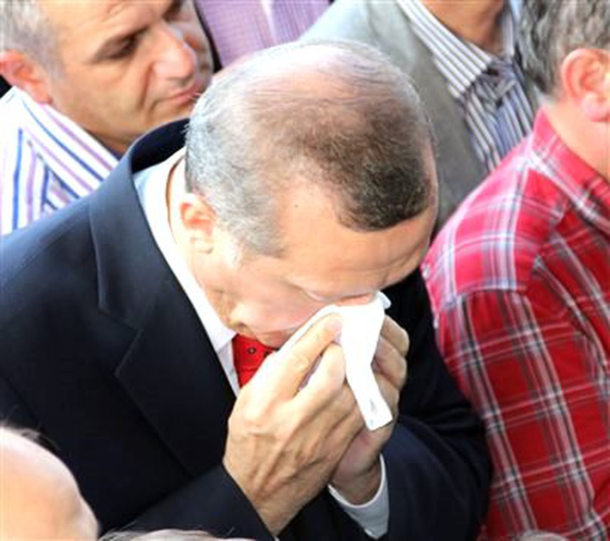 Başbakan Erdoğan Teyzesinin Cenaze Namazına Katıldı