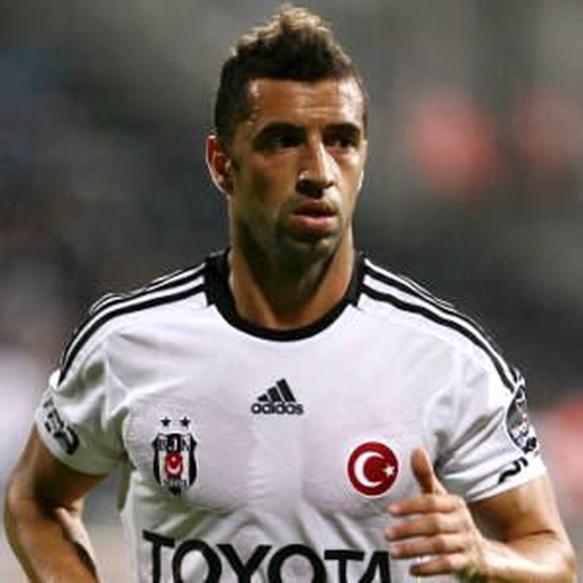 Beşiktaş, Sımao Sabrosa\'a 1 Milyon Euro Ödeyecek