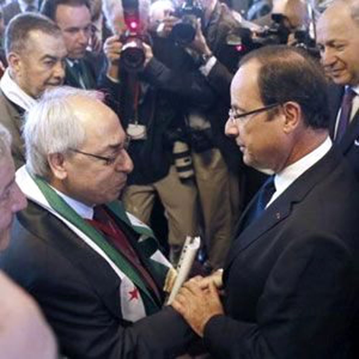 Fransa -Hollande, Suriyeli Muhalifleri Kabul Etti