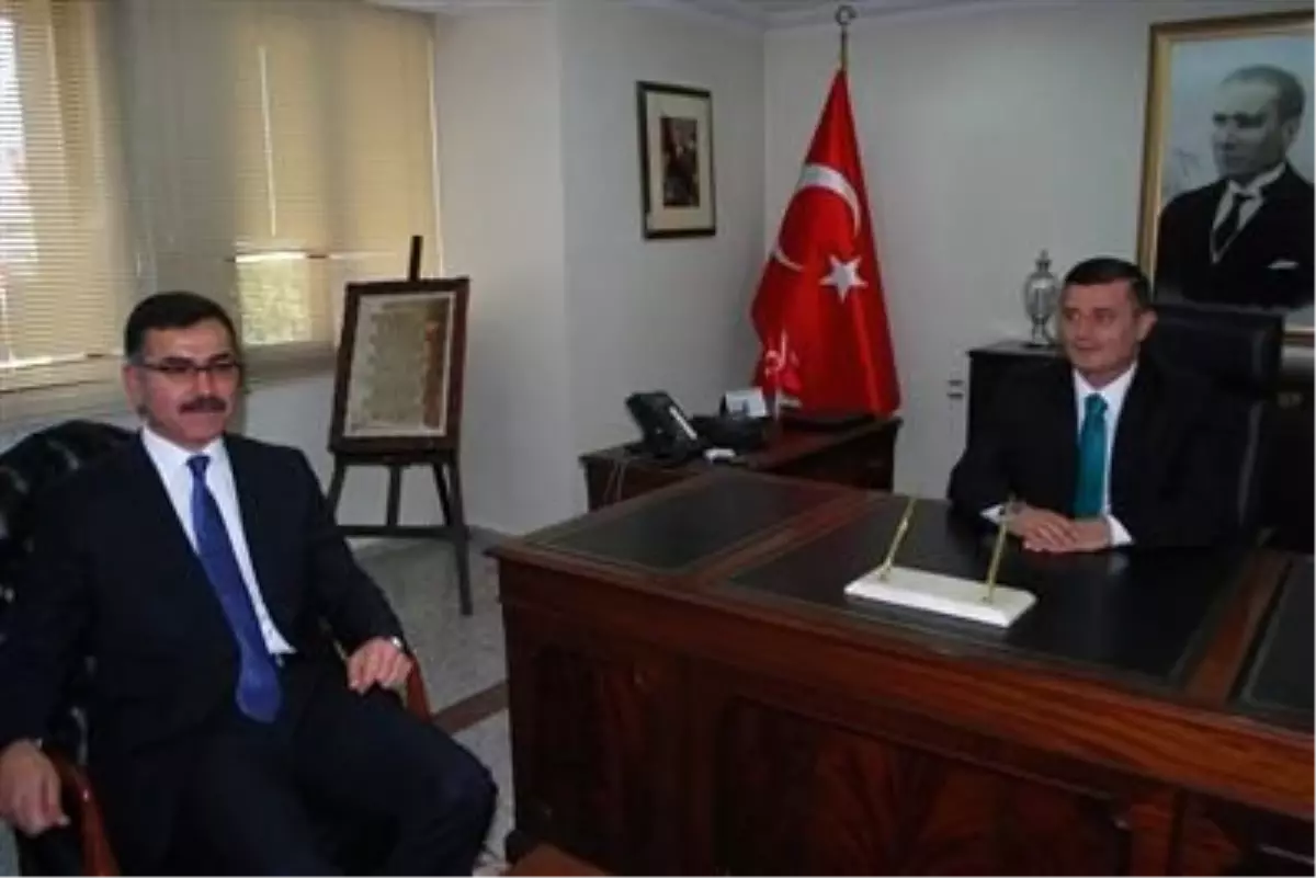 İlk Kez İki İlin Valileri Arasında Devir Teslim Töreni Yapıldı