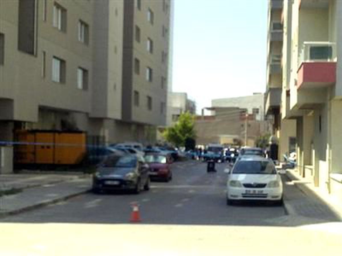İzmir Adliyesi\'nde Bombalı Arac Paniği (2)