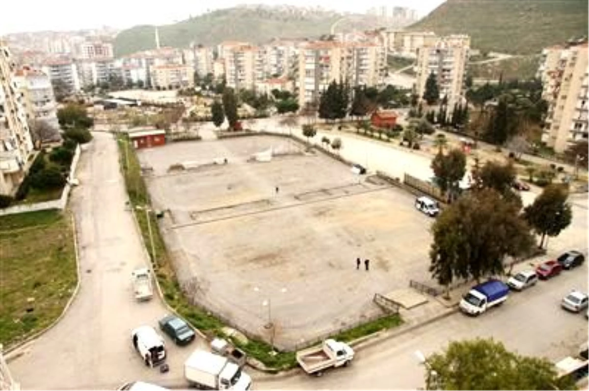 İzmir Karşıyaka Bir Meydan Daha Kazanıyor