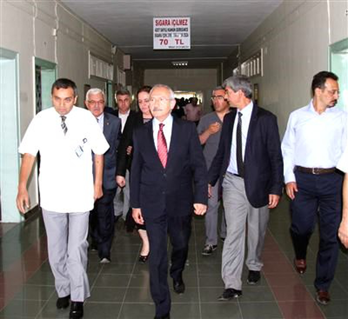 Kemal Kılıçdaroğlu Yaralıları Hastanede Ziyaret Etti