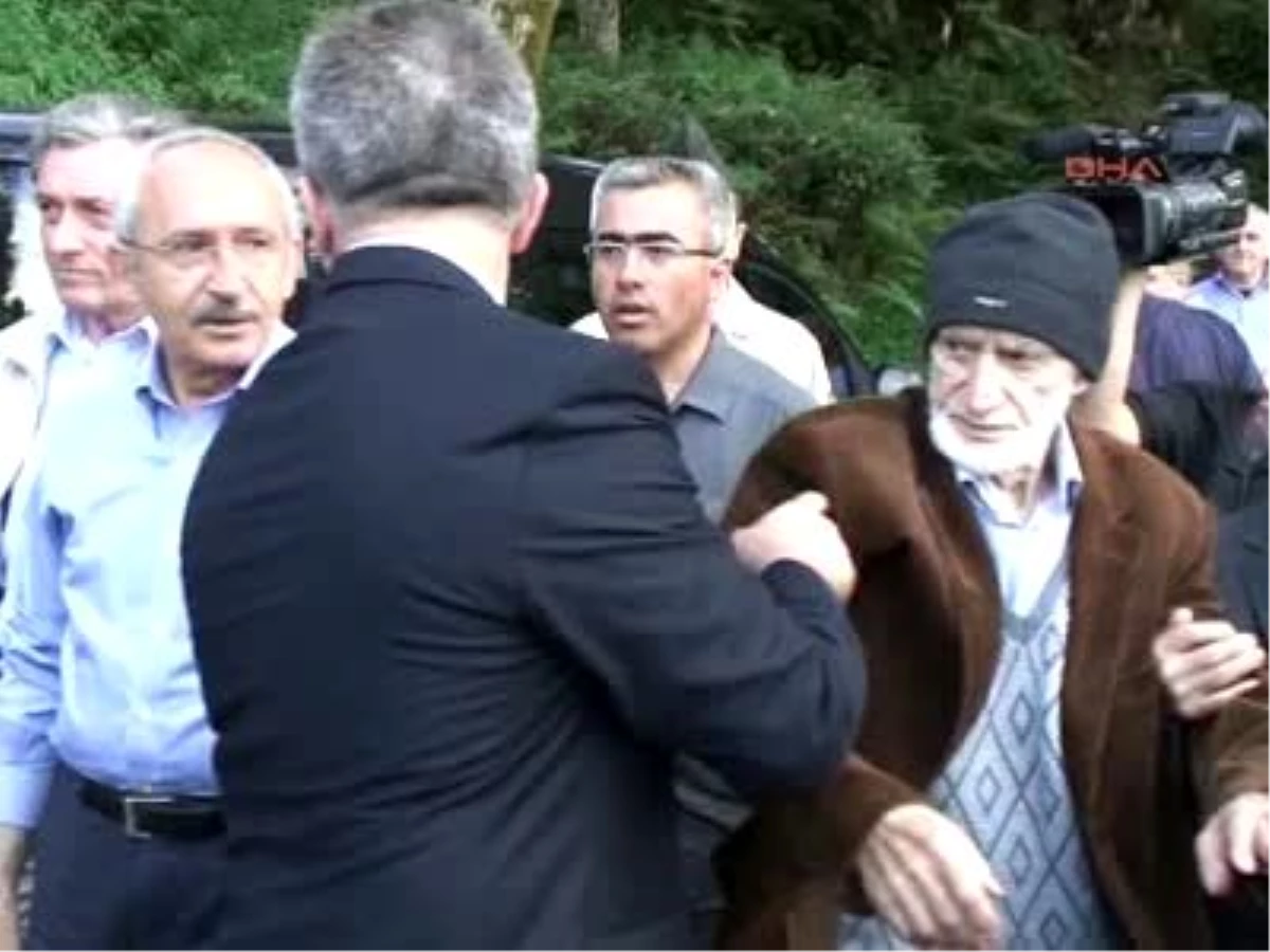 Kılıçdaroğlu\'ndan Başbakan\' In Teyzesinin Evine Taziye Ziyareti