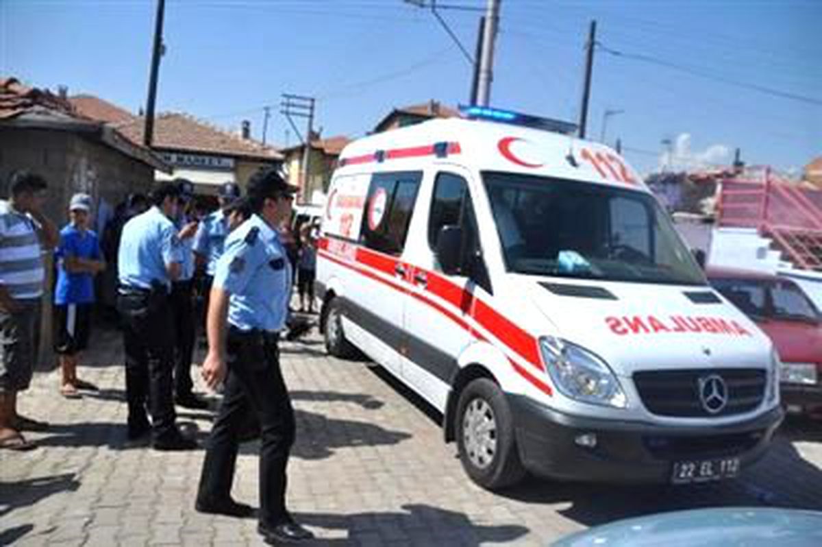 Mahalleliden Polislere Linç Girişimi