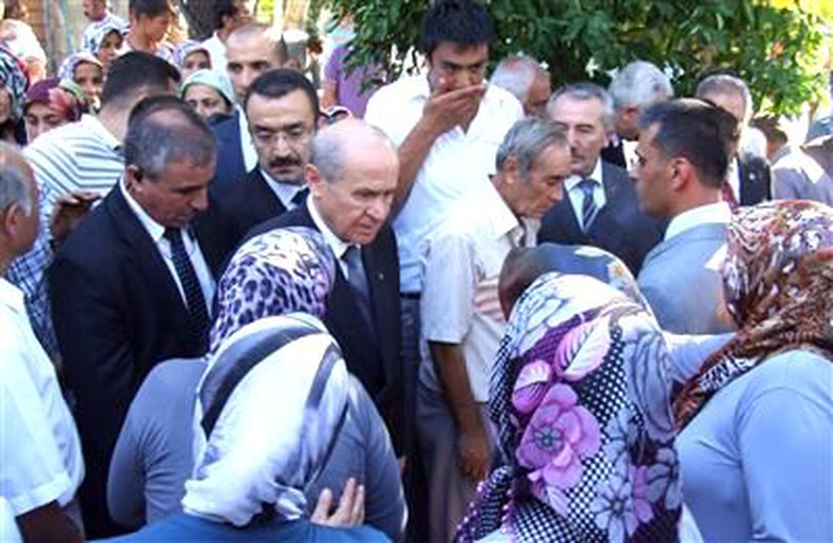 MHP Genel Başkanı Bahçeli Şehit Ailesini Ziyaret Etti