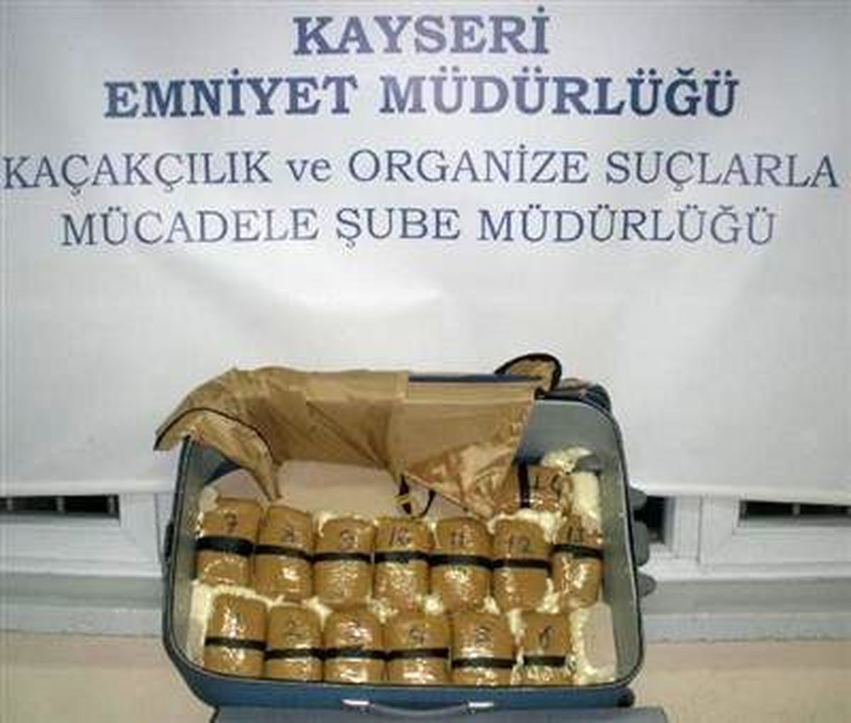 Otomobilde 7 Kilo 160 Gram Eroin Bulundu