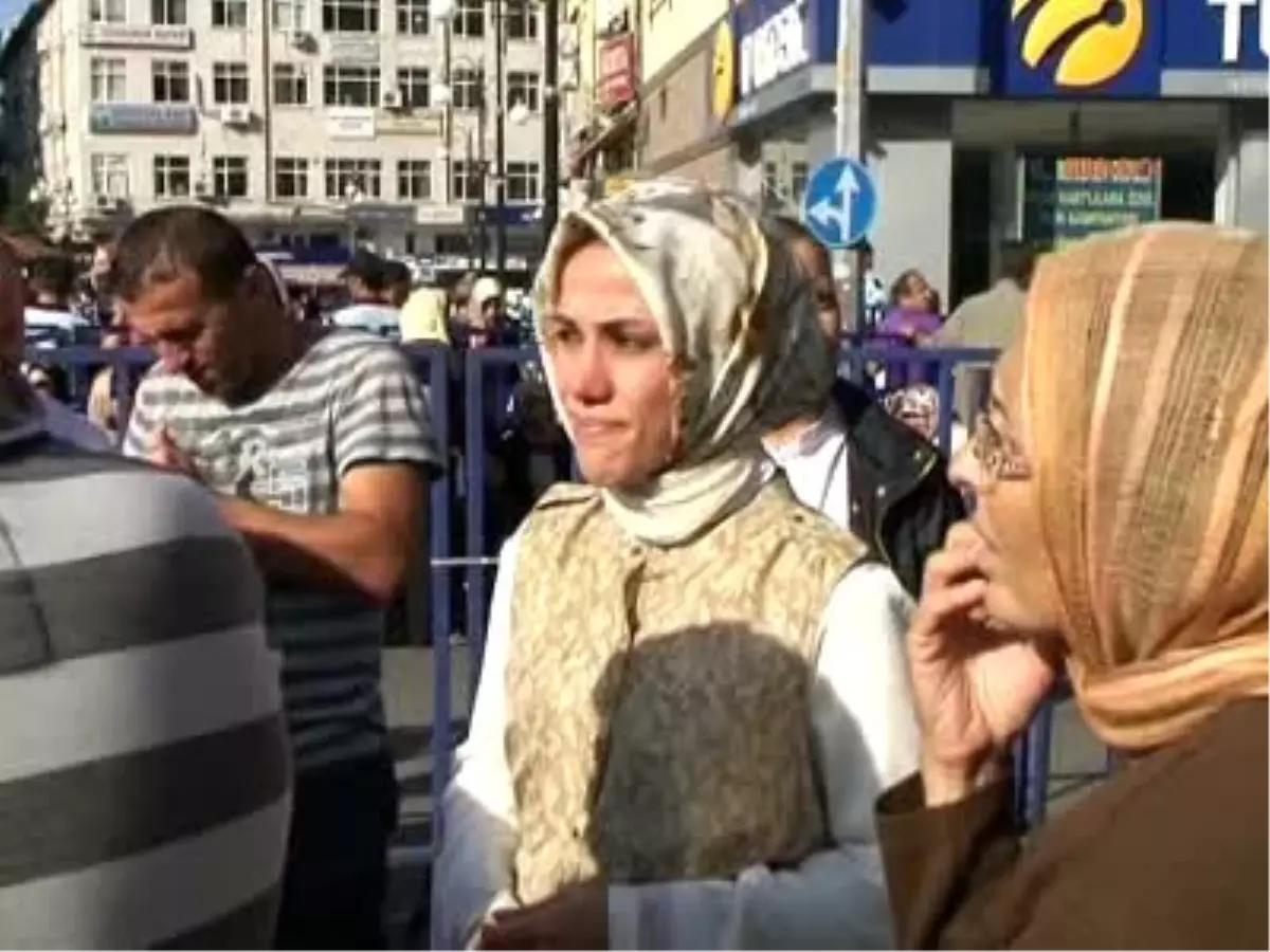 Başbakan Teyzesinin Cenazesine Katıldı