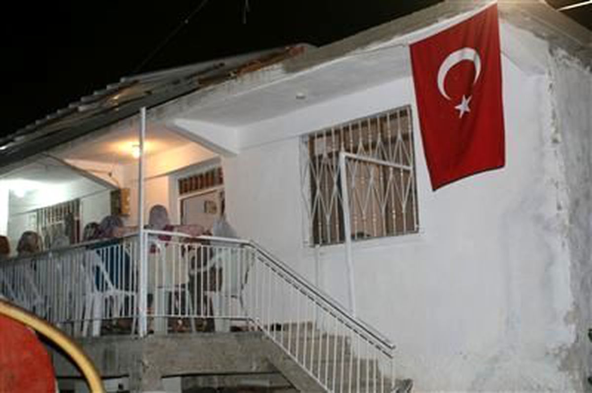 Şırnak\'ta Askerleri Taşıyan Aracın Devrilmesi