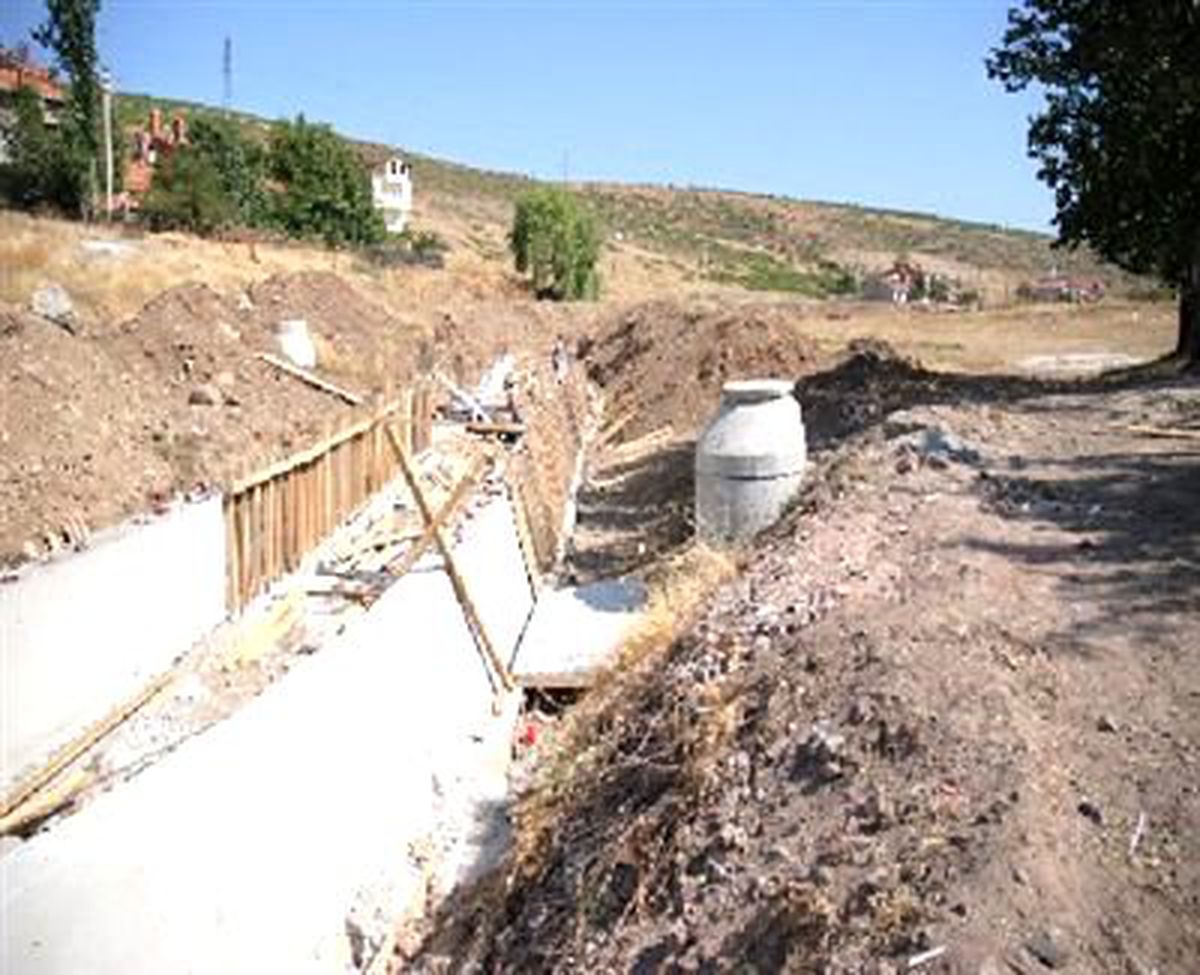 Tavşanlı\'da Dere Islah Çalışmaları