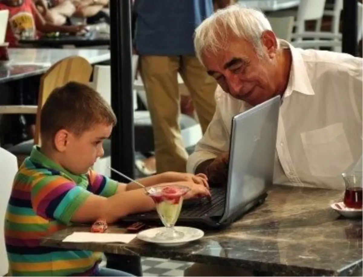 TTNET Şener Şen\'le İstanbul Akvaryum\'daydı
