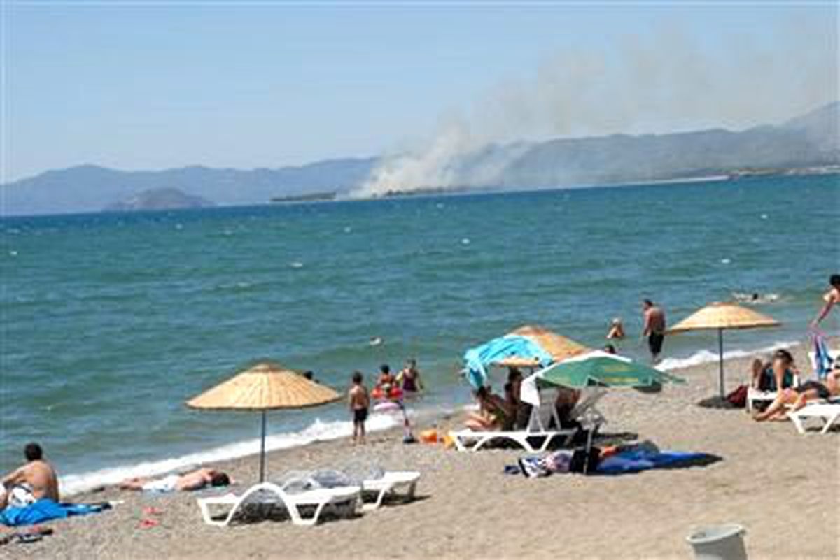 Yangına Müdahale Etmek İsteyen Arasözler Kuma Saplandı