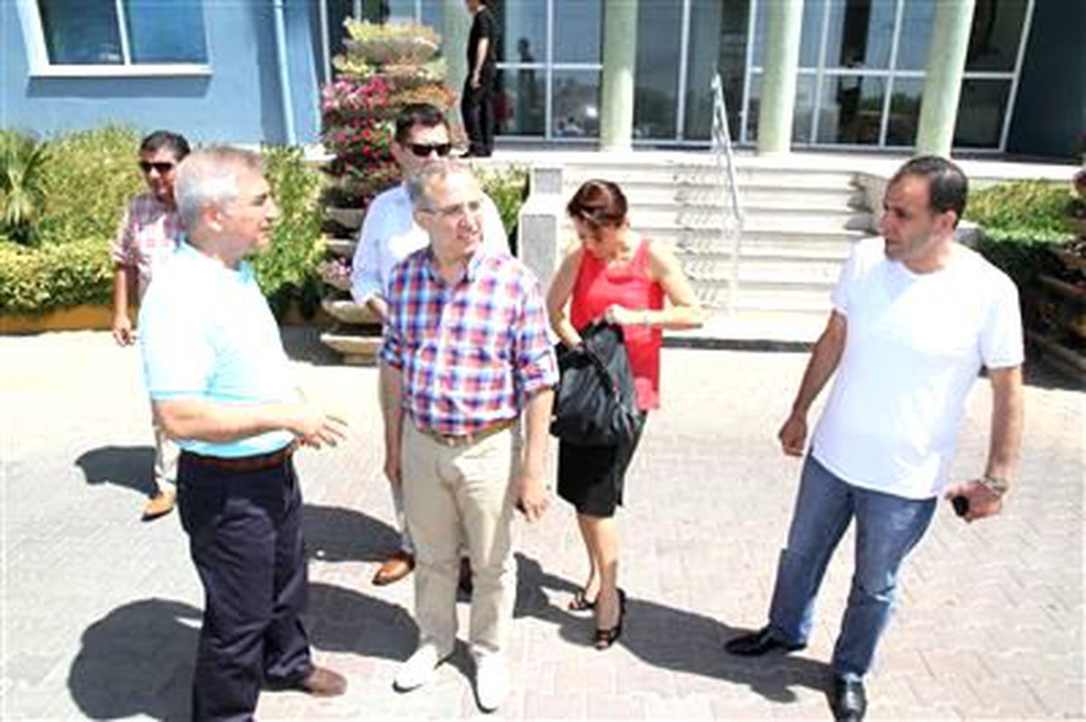 Başkan Ali Sürekli\'den Karşıyaka Belediye Başkanı Cevat Durak\'a Övgü