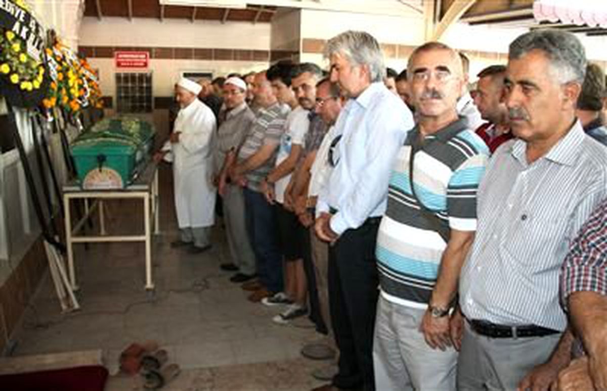 Akhisar Belediyesi Fen İşleri Eski Müdürü Kenan Çeneli Hayatını Kaybetti