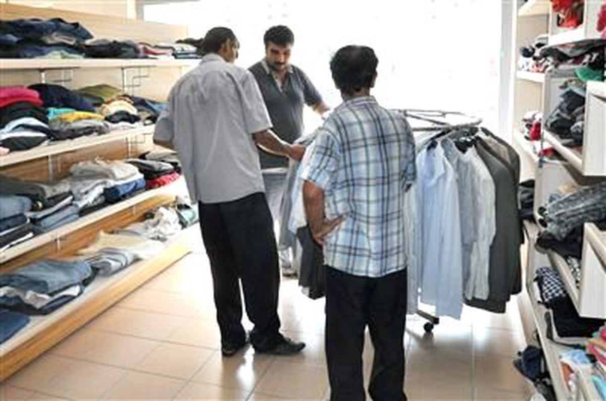 Aliağa\'daki Sosyal Market Sevindiriyor