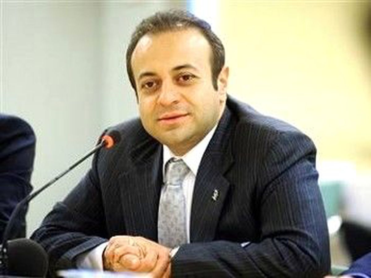Bakan Bağış, İznik Vakıf Çinileri Başkanı Akbaygil\'i Kabul Etti