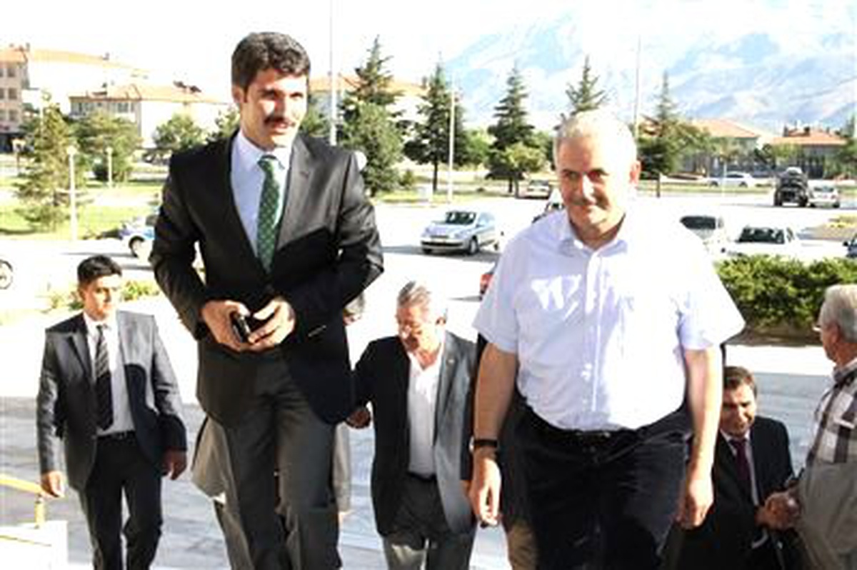 Bakan Yıldırım\'dan Erzincan Belediyesi\'ne Ziyaret