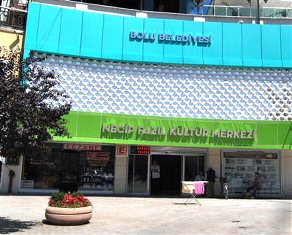 Bolu\'da Tartışmalı İsim Kültür Merkezi\'ne Verildi
